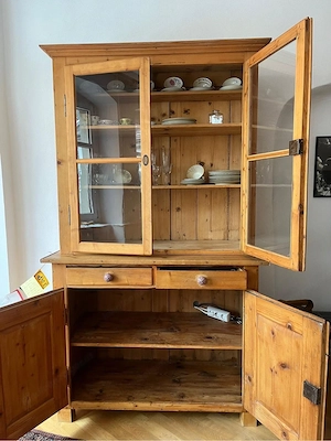 Wunderschöne Holzvitrine  Bild 4