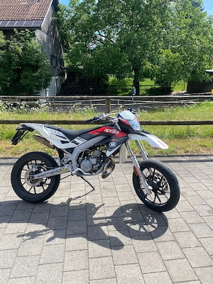 Moped, Aprilia SX50 Bild 2