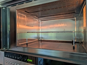 Neff Küchen-Set: Einbaubackofen (Pyrolyse) & Einbaumikrowelle in Edelstahl Bild 2