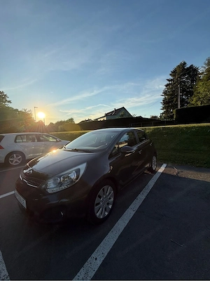 kia rio benziner  Bild 2