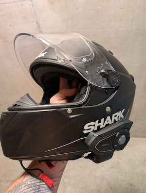 Shark Helm mit Sena 30k und Sonnenvisier Bild 2