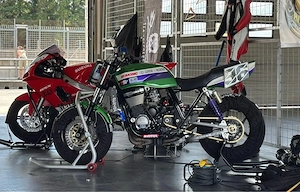 Kawasaki ZRX 1100 Rennmotorrad Bild 3
