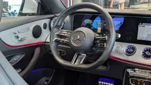 Mercedes-Benz E 300 Bild 12