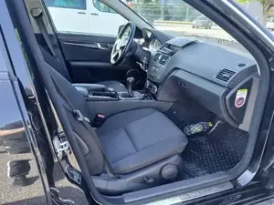 Mercedes C200  Bild 2
