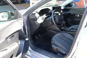 Peugeot 208 Bild 9