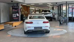 Mercedes-Benz E 300 Bild 8
