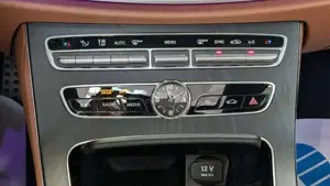 Mercedes-Benz E 220 Bild 16