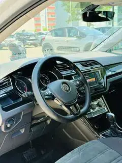 Volkswagen Touran Bild 8