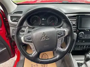 Mitsubishi L200 Bild 11