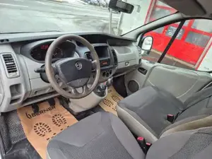 Opel Vivaro Bild 18