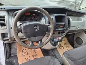 Opel Vivaro Bild 19