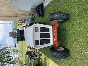 Oldtimer Rasenmähertraktor Simplicity  Bild 3