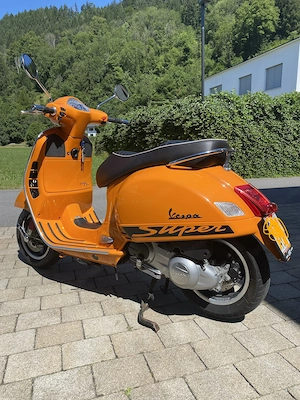 Vespa GTS 300 Supersport Bild 2
