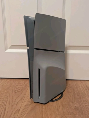 Sony Playstation 5 30th Anniverssary mit controllern Bild 3