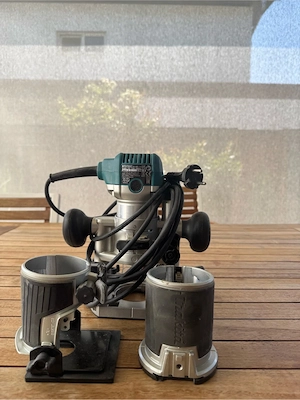 Makita RT0700C Oberfräse