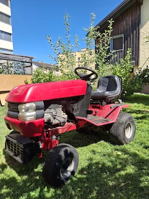 Aufsitztraktor zu vergeben Bild 2