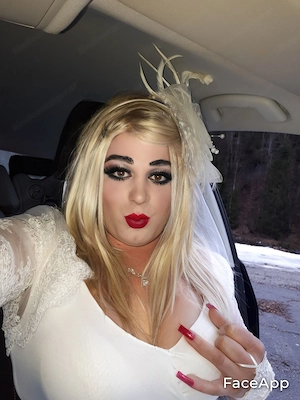 Blowjob von Süßer Shemale Bild 5