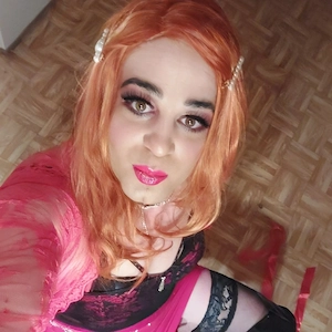 Blowjob von Süßer Shemale Bild 3