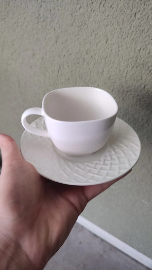 Gratis: Kaffeetassen Teetassen + Untersetzer zu verschenken Bild 2