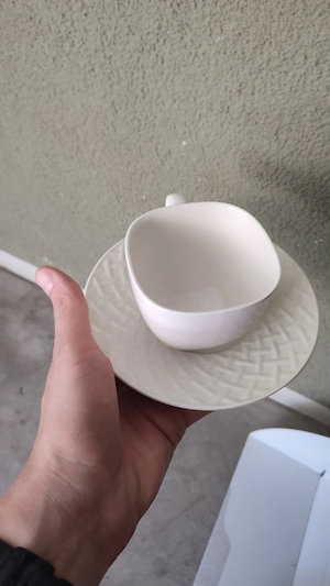 Gratis: Kaffeetassen Teetassen + Untersetzer zu verschenken Bild 3