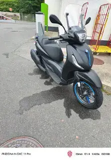 Piaggio Beverly 400s Bild 5