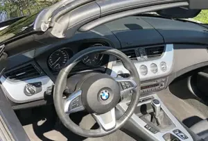 BMW Z4 sDrive 23i Cabrio   Roadster Bild 3