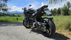 Suzuki GSR 750 Naked Bike Bild 5