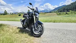 Suzuki GSR 750 Naked Bike Bild 3