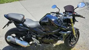 Suzuki GSR 750 Naked Bike Bild 7