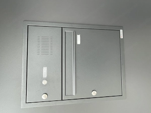 Seitenteil Haustüre mit Briefkasten