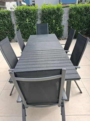 Gartentisch ausziehbar mit 6 Stühlen 