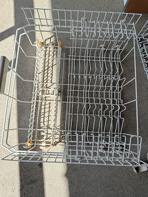 Verkaufe Ober und Unterkorn für Miele Geschirrspüler  Bild 2