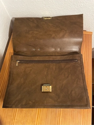 Ledertasche - robust, mit 4 Fächern Bild 3