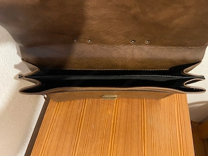 Ledertasche - robust, mit 4 Fächern Bild 4