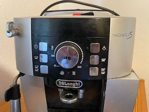 Kaffeemaschine DeLonghi Magnifica S - Vollautomat Bild 2