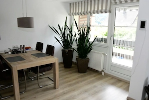 Großzügig geschnittene 2-Zimmerwohnung in Muntlix, zentral und ruhig gelegen Bild 3