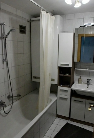 Großzügig geschnittene 2-Zimmerwohnung in Muntlix, zentral und ruhig gelegen Bild 7