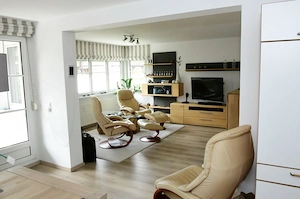 Großzügig geschnittene 2-Zimmerwohnung in Muntlix, zentral und ruhig gelegen Bild 6