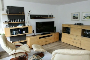 Großzügig geschnittene 2-Zimmerwohnung in Muntlix, zentral und ruhig gelegen Bild 5