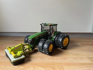 Bruder John Deere 7930 Bild 2
