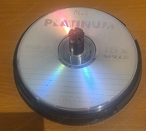 Verschenke diverse CD,DVD,Blue Ray Rohlinge Bild 3
