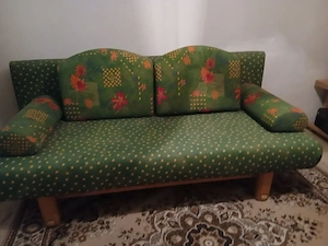 Ausziehcouch mit losen Polstern