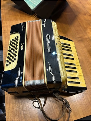 Musikmeister Piano-Akkordeon Bild 2