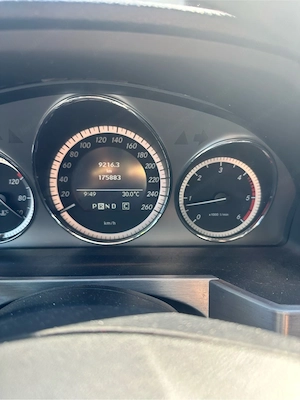 Mercedes-Benz GLK 220 CDI 4MATIC   2. Hand   176.000 km   Top gepflegt Bild 3