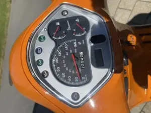 Vespa GTS 300 Supersport Bild 2