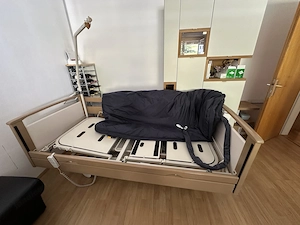 Elektrisches Pflegebett Bild 3