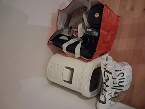 Katzenzubehör (Katzenklo, Katzenfutterautomat usw.) Bild 3