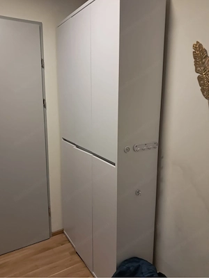 schrank mit stauraum