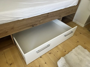 Stauraumbett 120   200 cm mit Lattenrost, Nachttisch & Matratze   Eiche Weiß   Neuwertig Bild 3