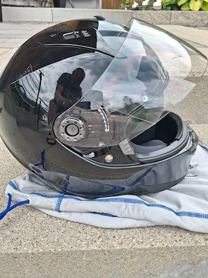SHARK-Helm   und   Lederjacke Bild 2